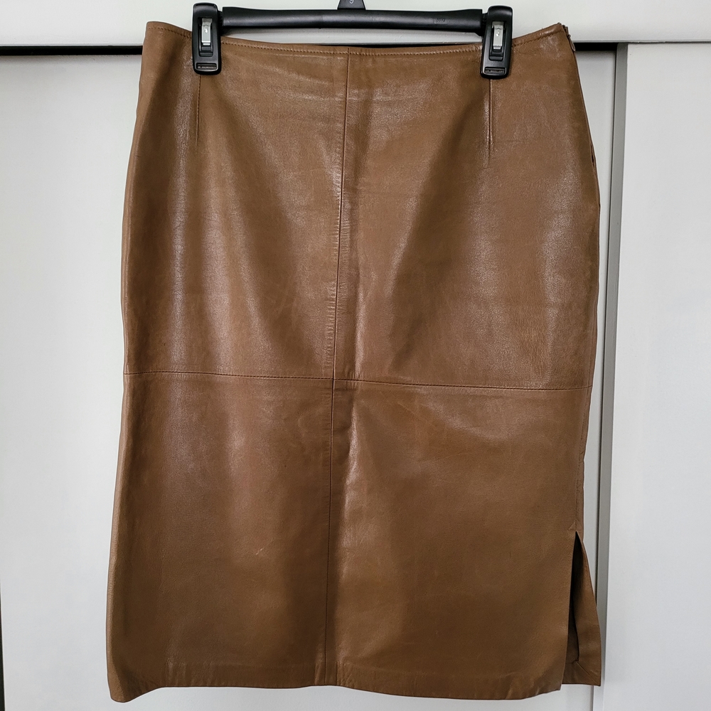 Elegant MaxMara Brown Leather Skirt